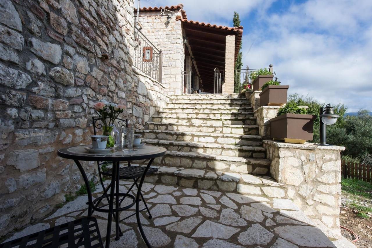 Petra Thea Villa Karitaina