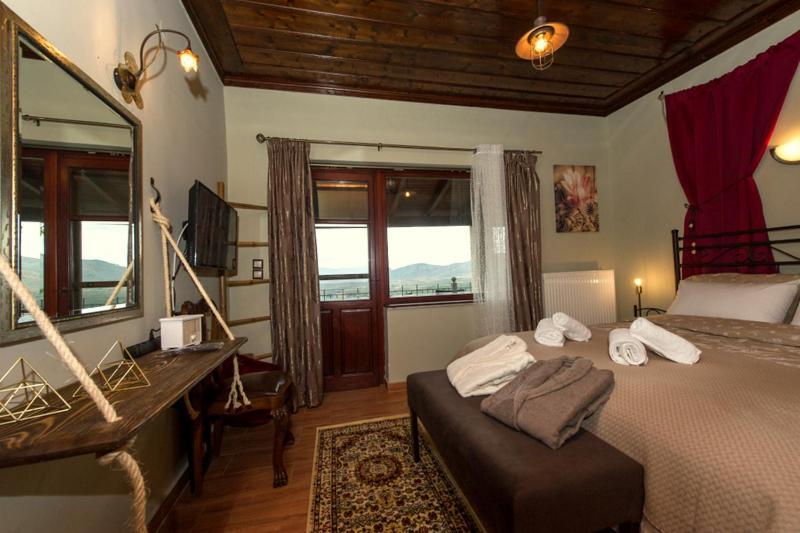 Petra Thea Villa Karitaina